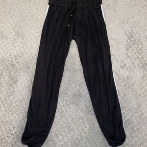 Women’s Joggers Size M